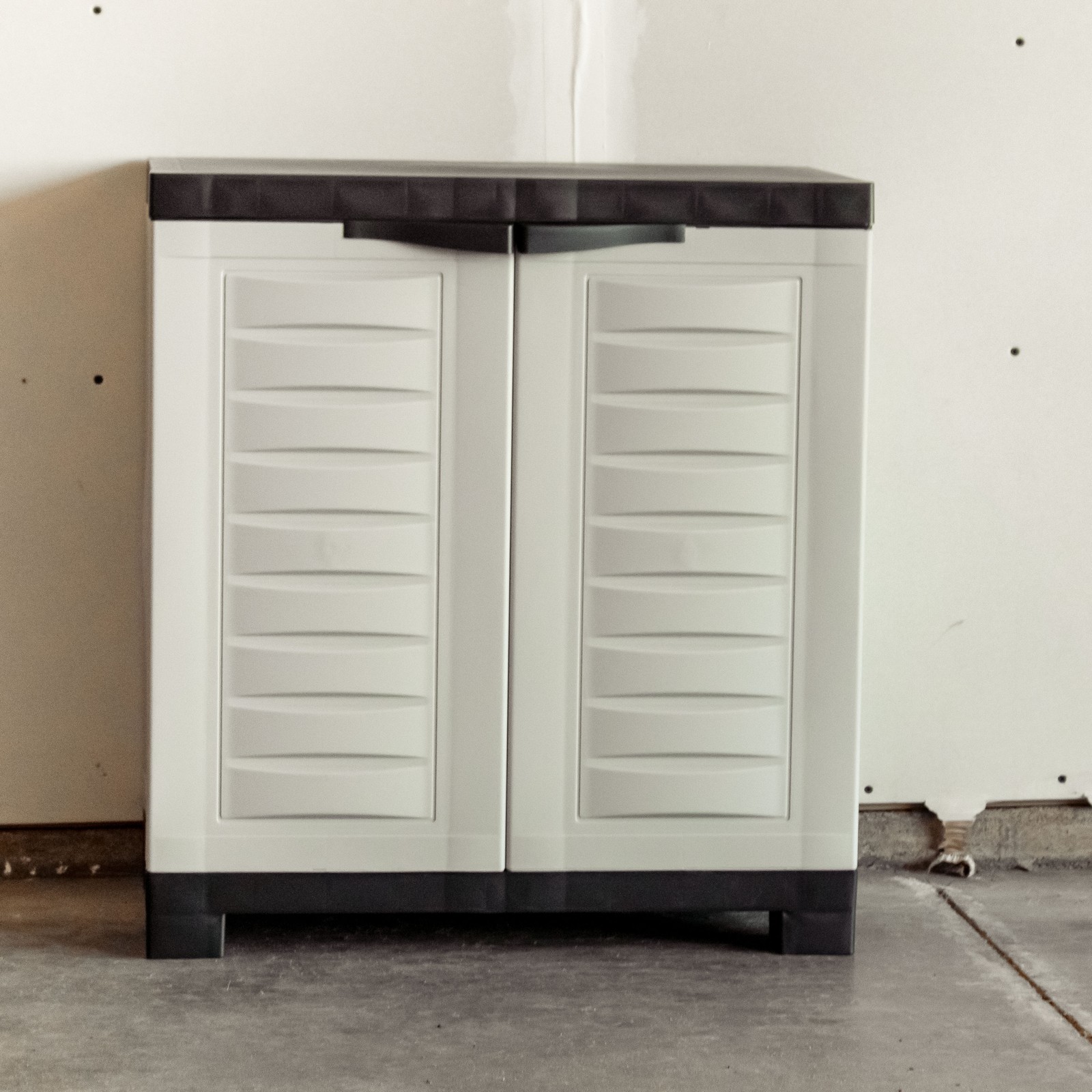 Heavy-Duty Plastic Storage Cabinet with Adjustable Shelf – Gray by Sunnydaze