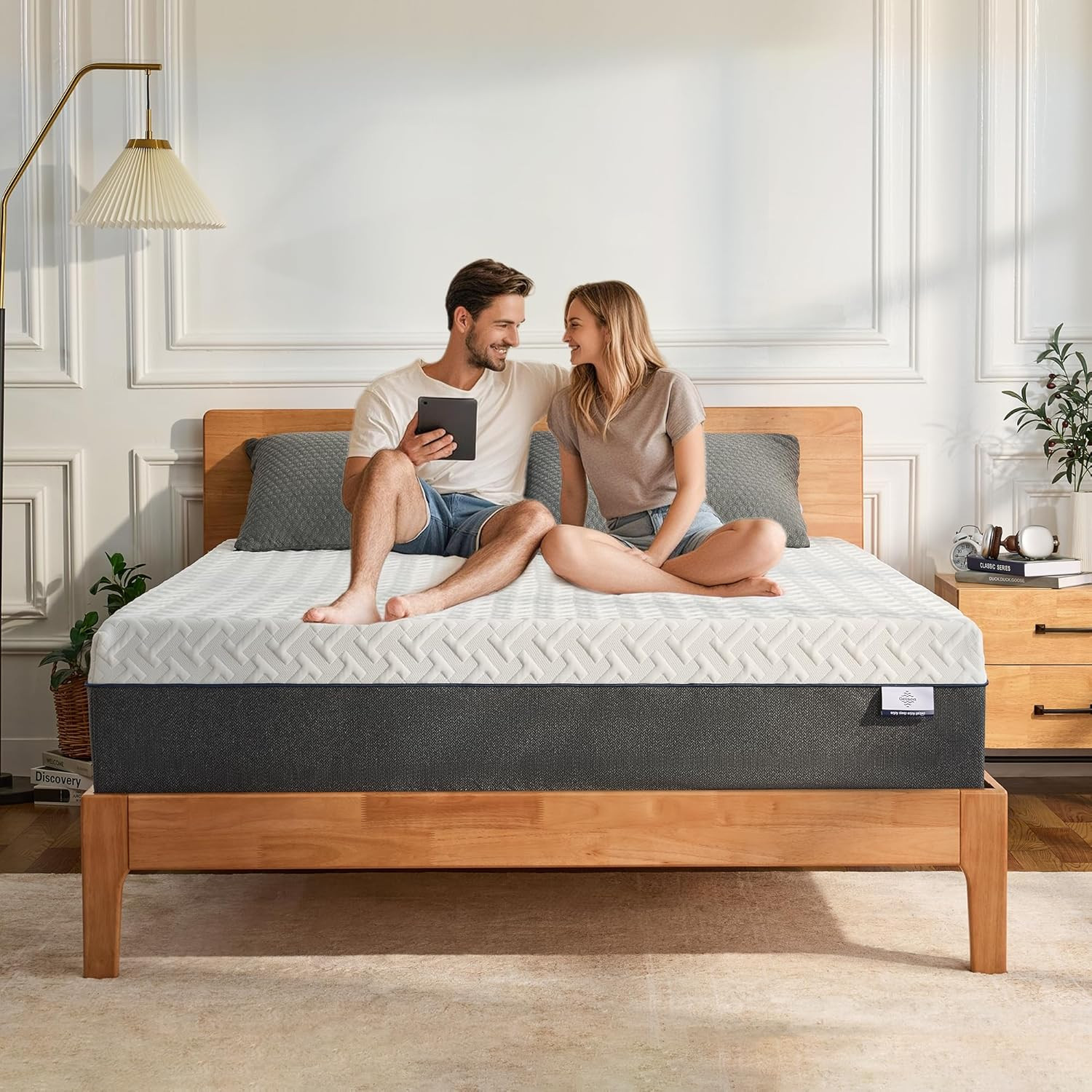 Gelsea 12 Inch Green Tea Memory Foam Mattress, Queen Memory Foam Mattress in a B
