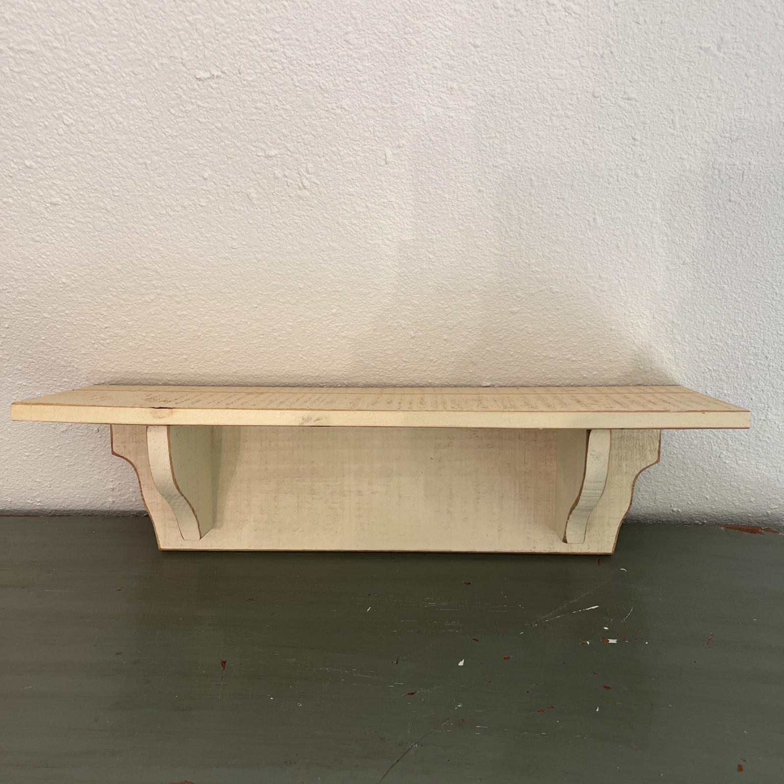 Vintage Wood Shelf Decor Display Wall Mount Distressed Cream Corbels 18”Wx5.5”H