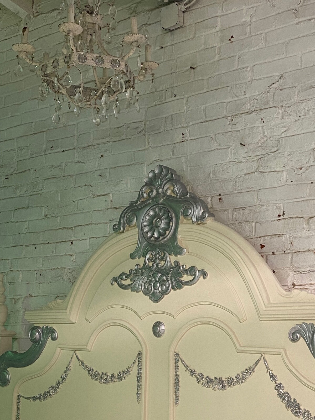 Painted Cottage Shabby Chic Romantic Victorian Queen / King Bed