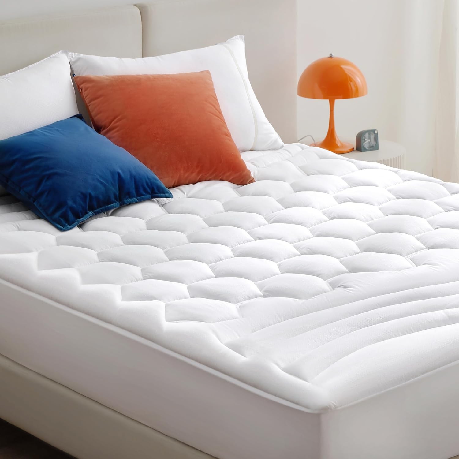 Quilted Mattress Pad Protector 100% Polyester Adjustable Easy to Install White