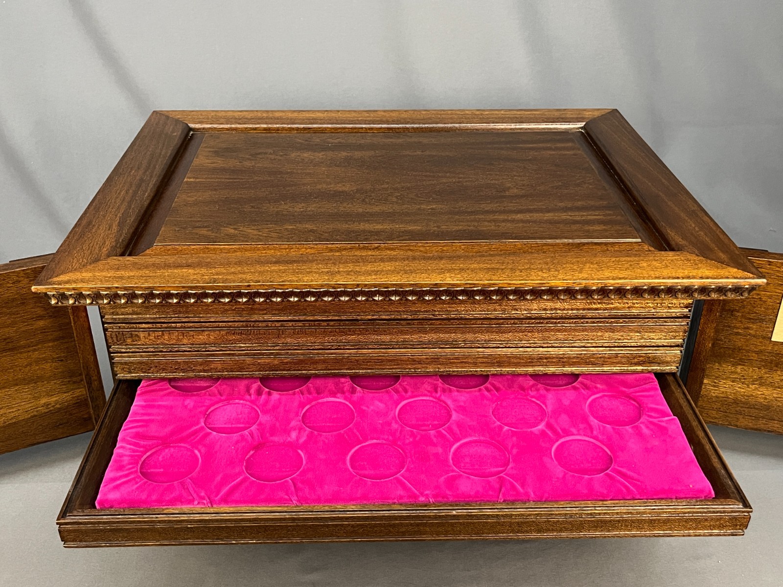 Franklin Mint The Masterpieces of Raphael Coin Cabinet Chest 5 Drawers 20″X16