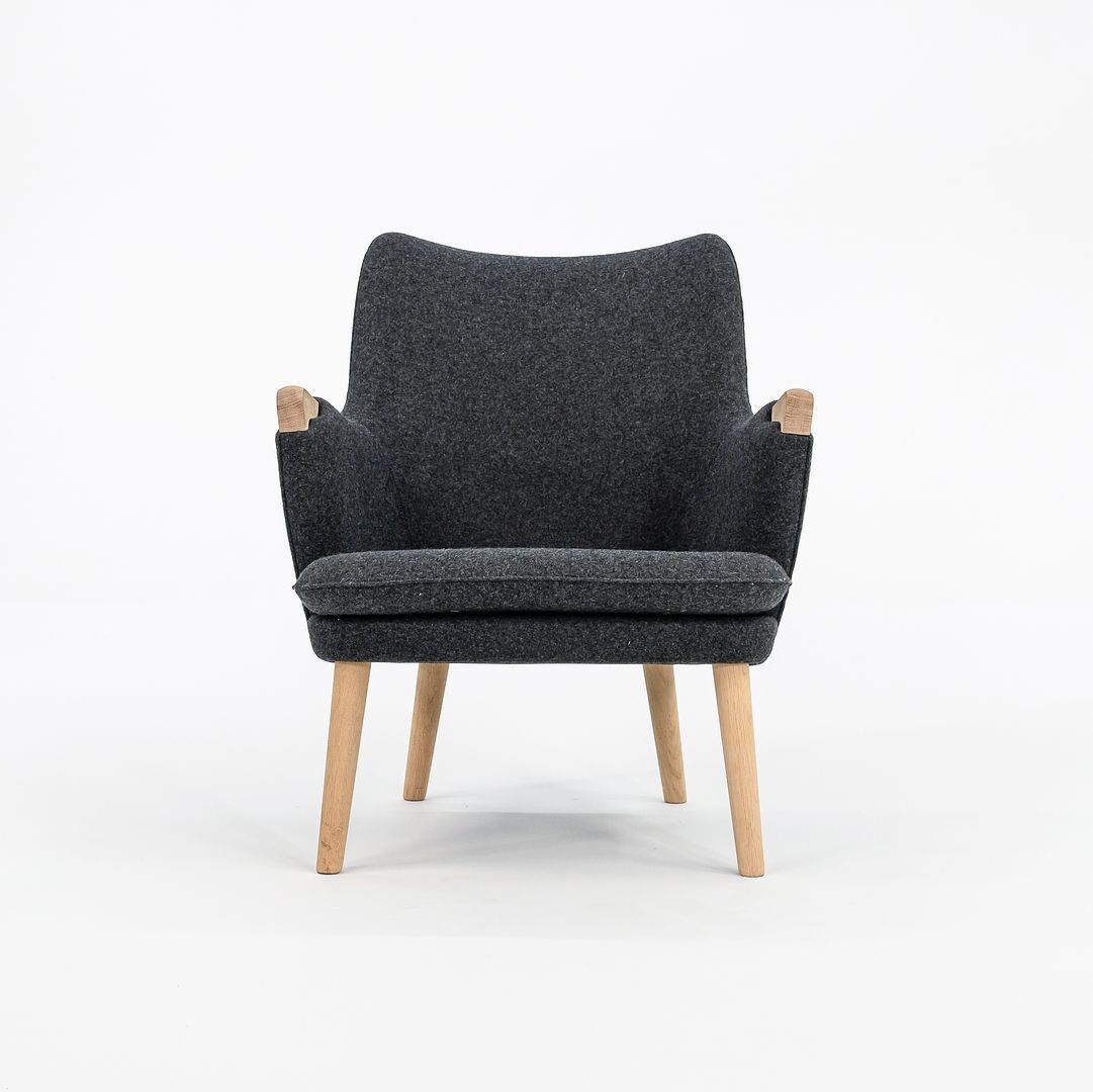 C. 2021 Carl Hansen CH71 Lounge Chair Kvadrat Divina Melange with Oak Soap MINT