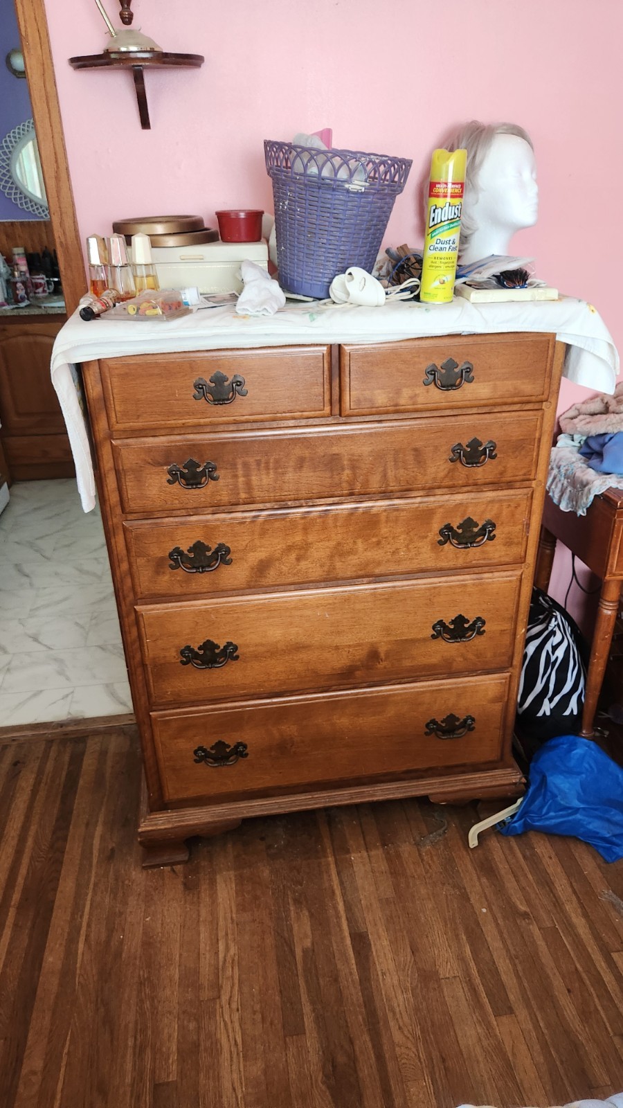 Wood Brown Medium Tone 9-Drawer Freestanding Dresser w/ Bail Pull Handles