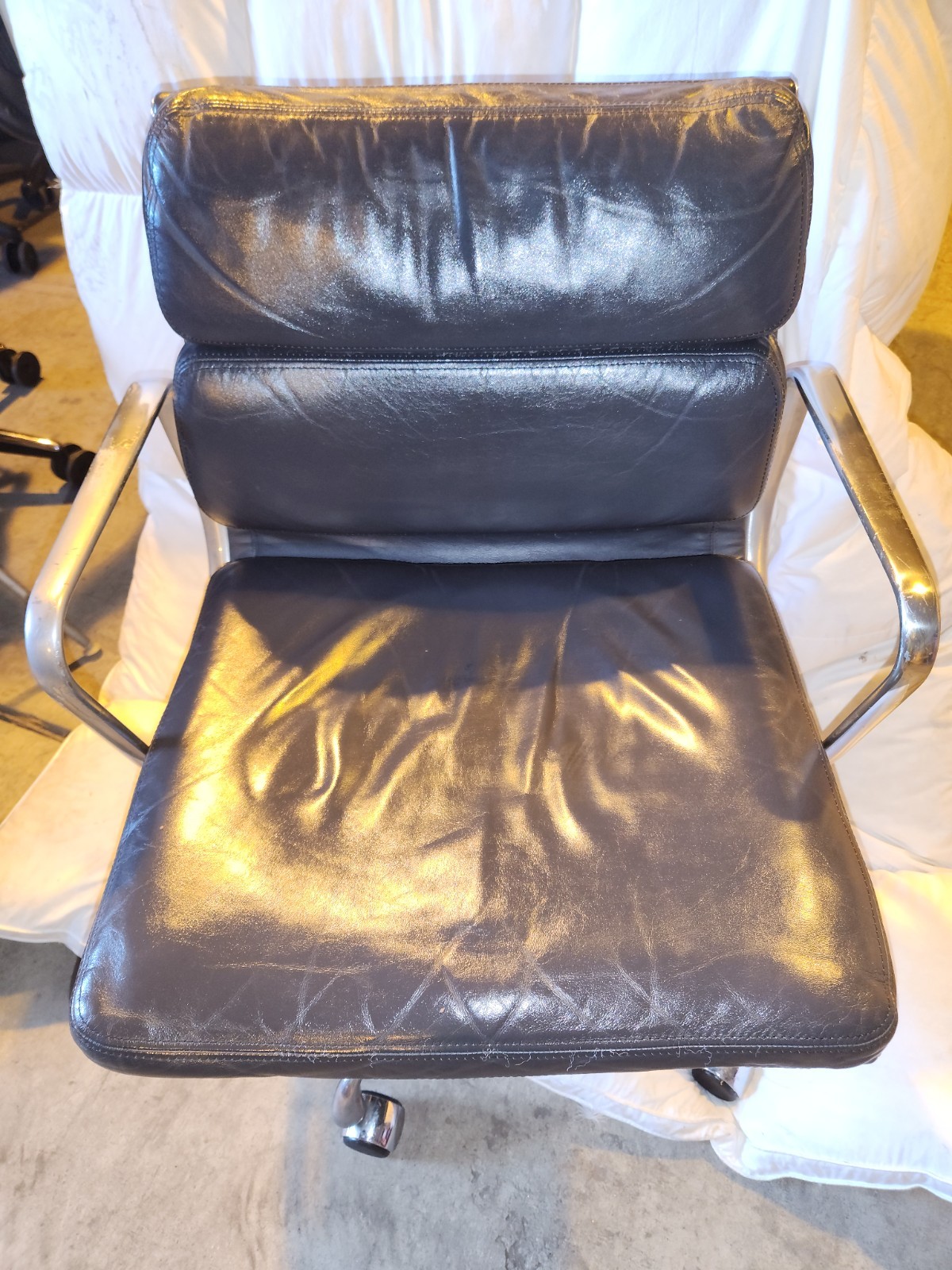 VINTAGE EAMES SOFT PAD Managerial RARE color BLUE GREY cool tone LEATHER chair