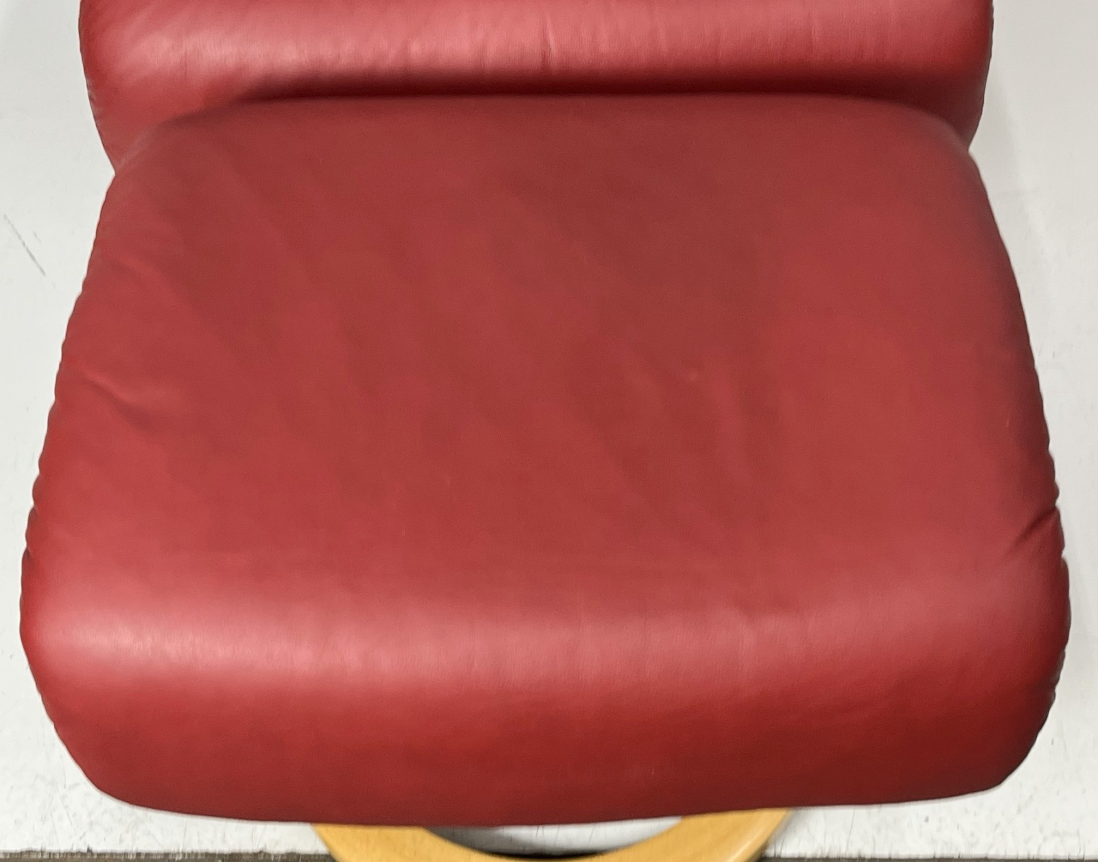 Ekornes Stressless Large SPIRIT Cherry Red Leather Swivel Recliner Chair Ottoman