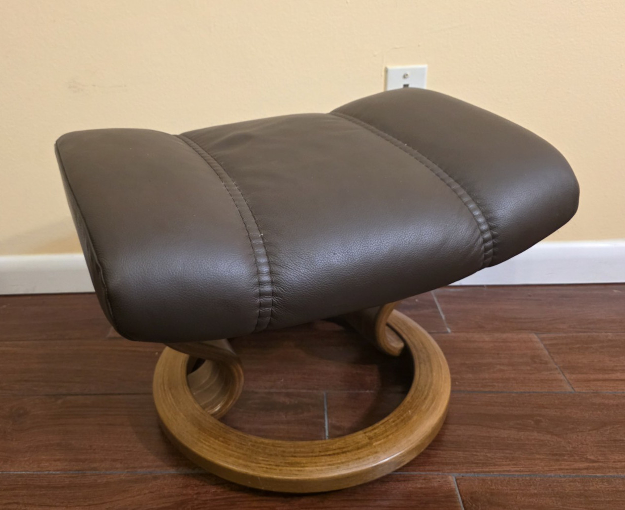 Ekornes Stressless Brown Leather Ottoman Wood Base Tilt Function