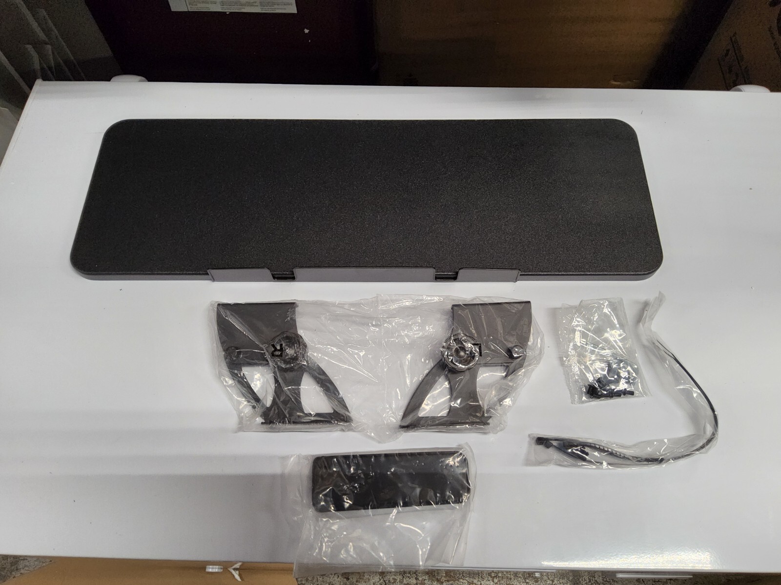 Mount-It MI-7926 Sit-Stand Desk Converter Regular Desk to Standing Desk