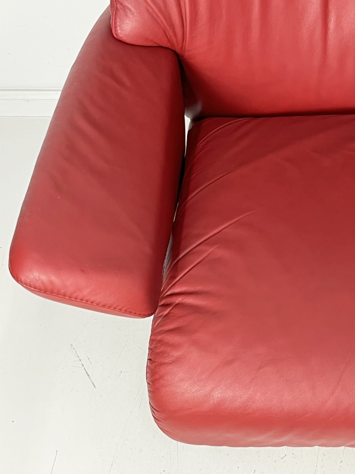 Ekornes Stressless Large SPIRIT Cherry Red Leather Swivel Recliner Chair Ottoman