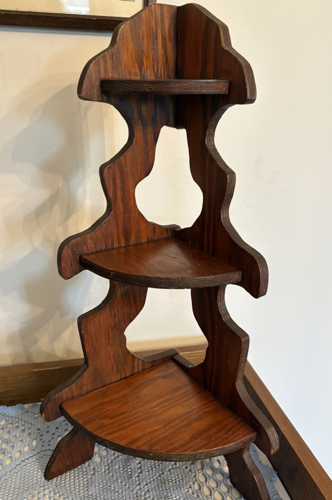 Vintage Wood 3-Tier Freestanding Corner Curio Shelf Display Stand, Brown 16.5in