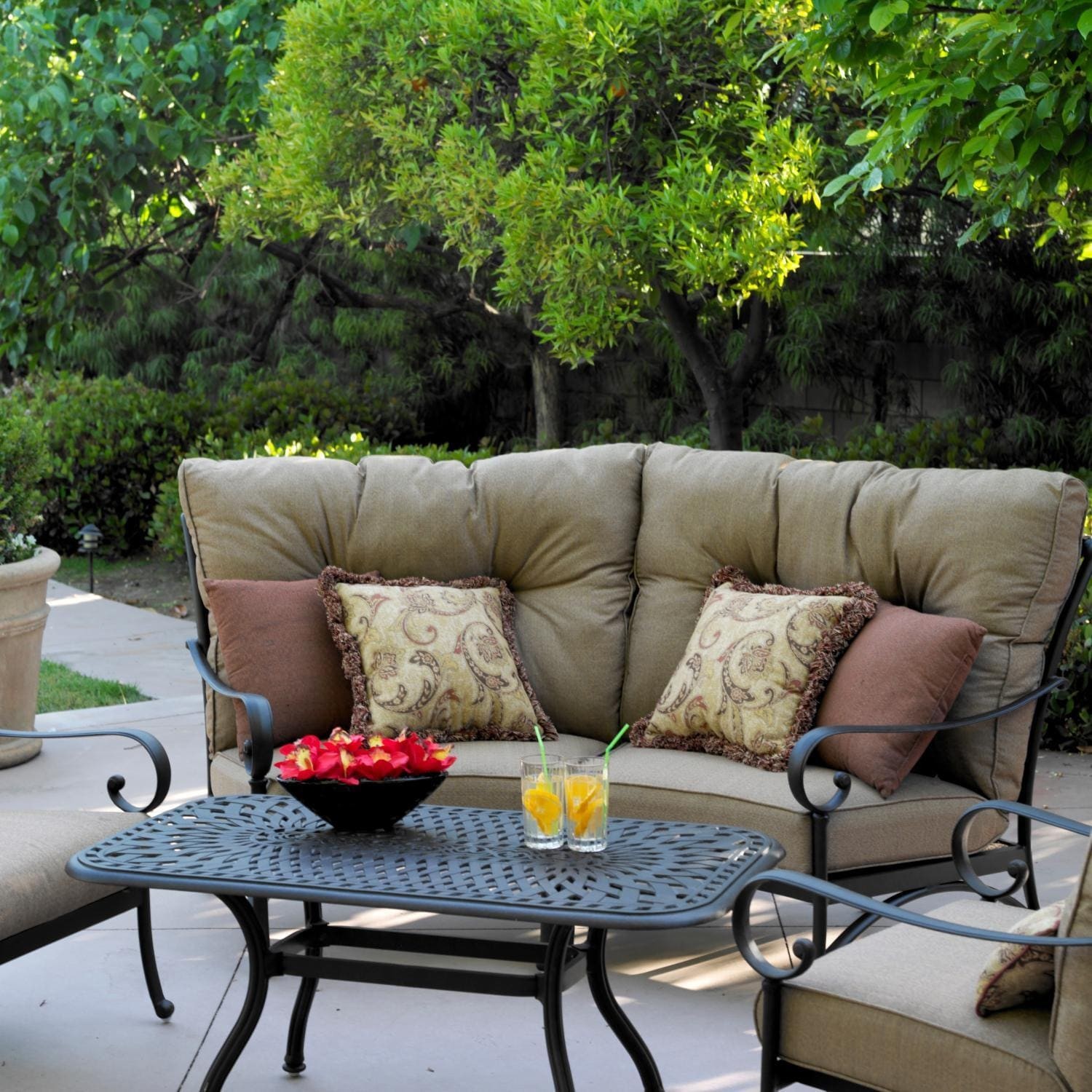 Santa Anita 5 Pc Cast Aluminum Sectional Seating Set 48 X 26-in Series 60 Table
