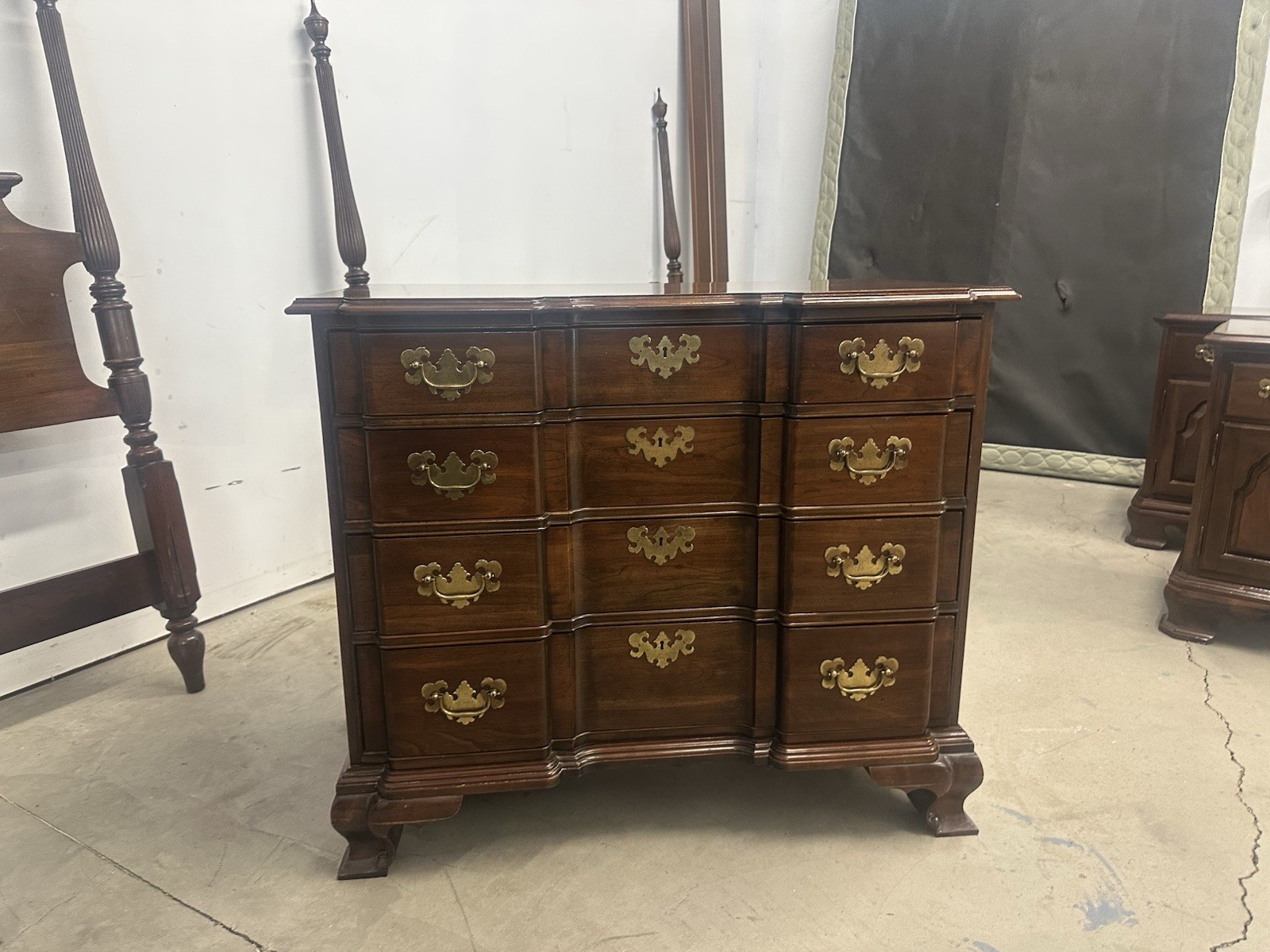 Excellent! ETHAN ALLEN Dark Cherry Goddard Style Chippendale Dresser Chest