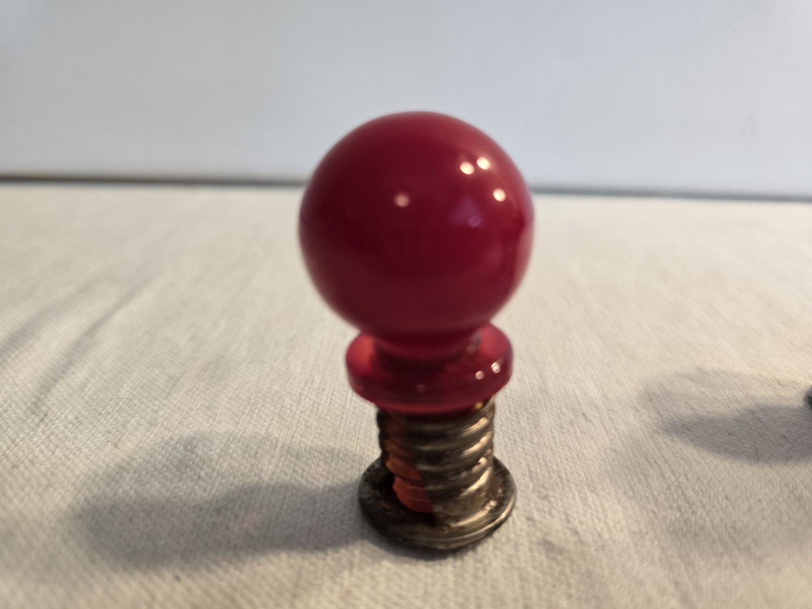 VINTAGE RED GLASS HOOSIER STYLE THREADED KNOB PULL SINGLE DRAWER W/SLEEVE