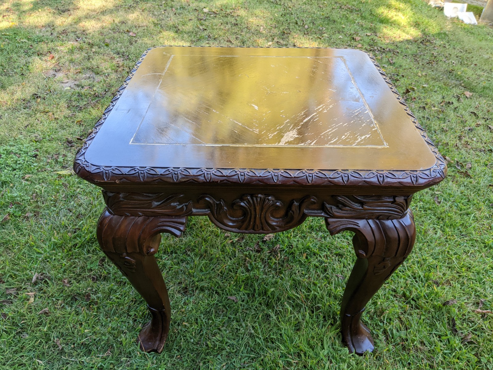 Vintage Mahogany Carved French Queen Anne Cabriole Legs Side/End Table