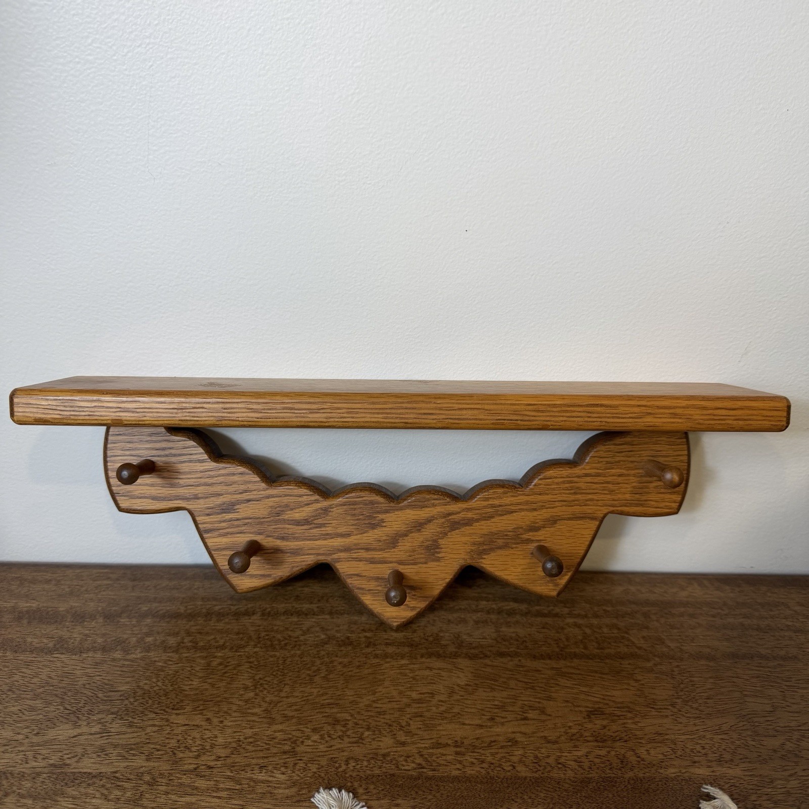 VTG Wood Wall Shelf Coat Rack 5 Peg Heart Cutout Scalloped Cottagecore Granny
