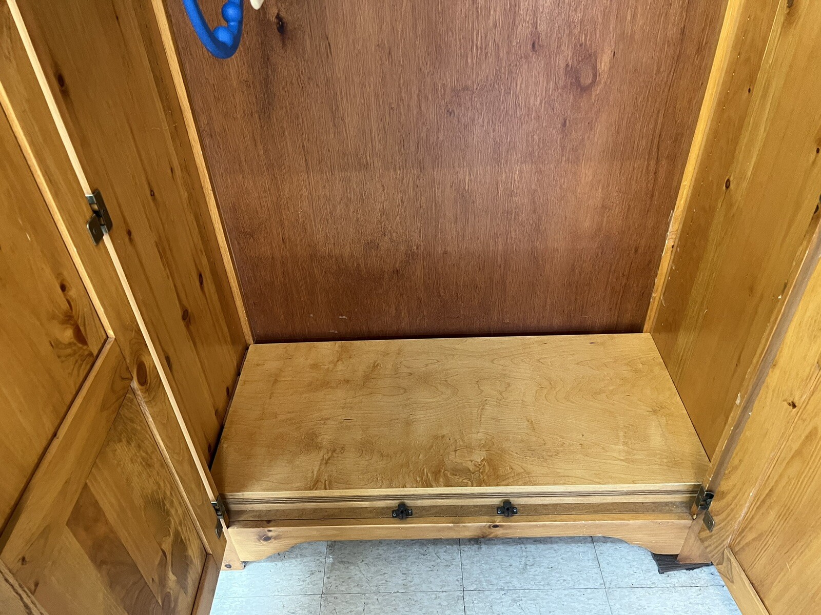 Amvar for bedroom
