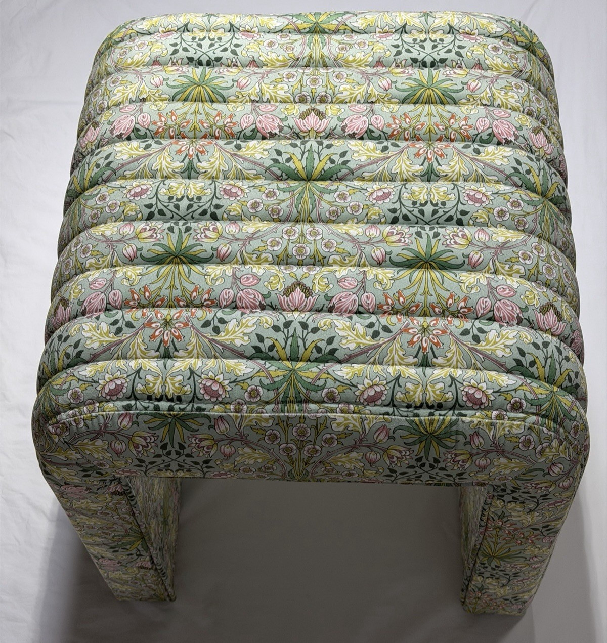 RARE Morris & Co Footstool Woodland Weeds 20″H X 19″W X 19D Padded Floral