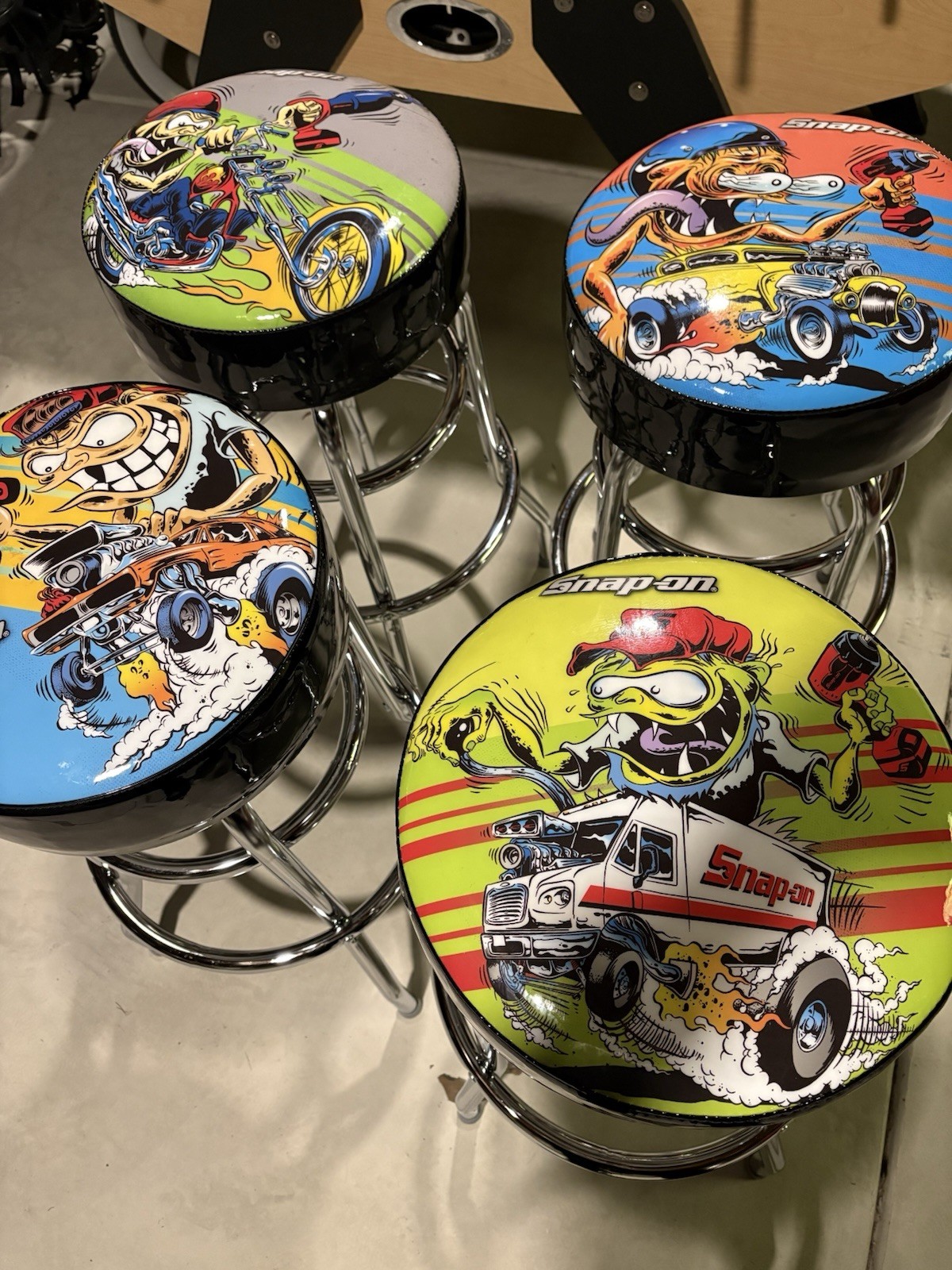 Snap-on dirty Donnie Chrome Garage Barstools Set of 4, Multicolor, 30″