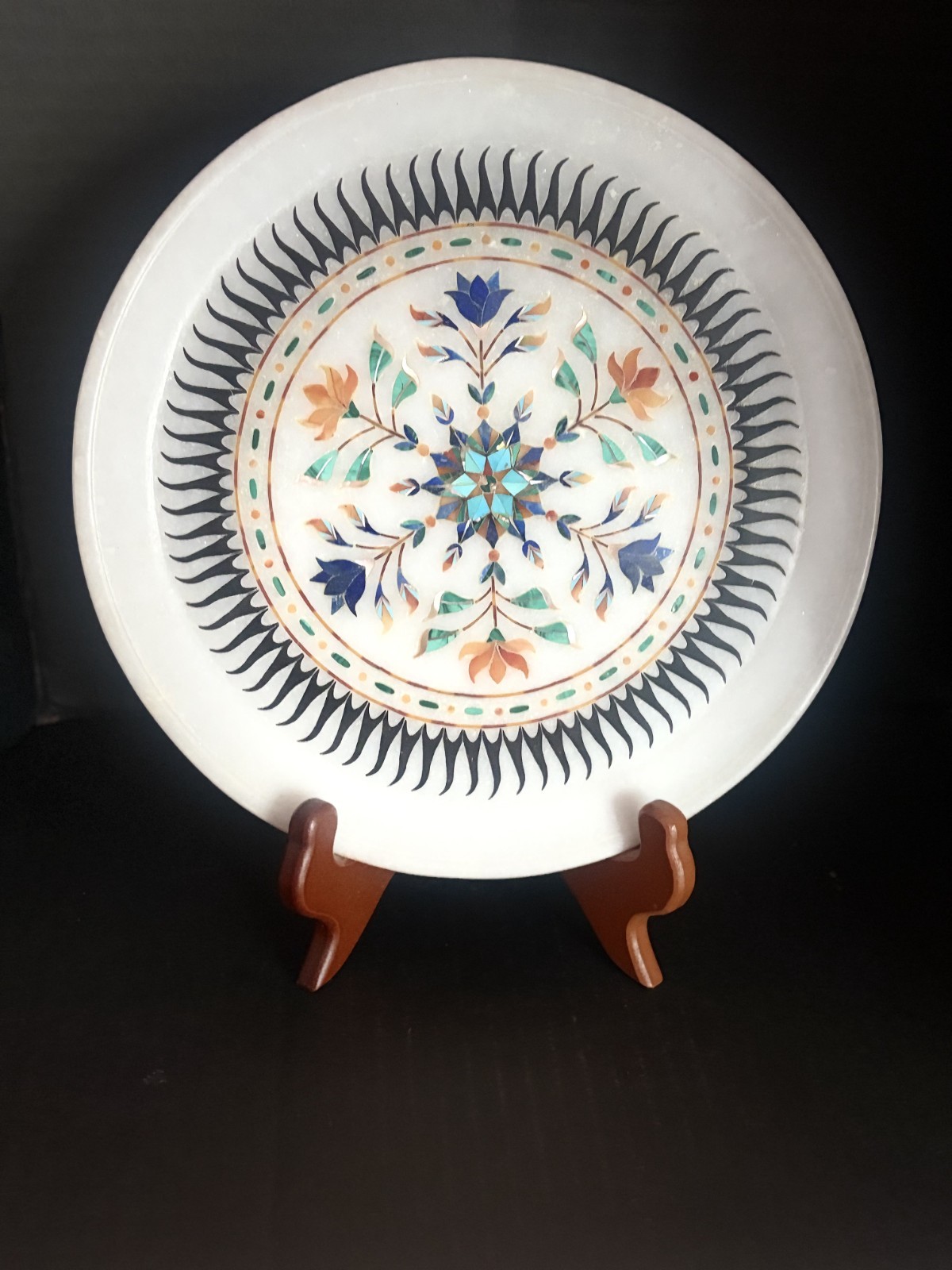 Marble Inlay Inlaid with Semi-Precious Gems Stone