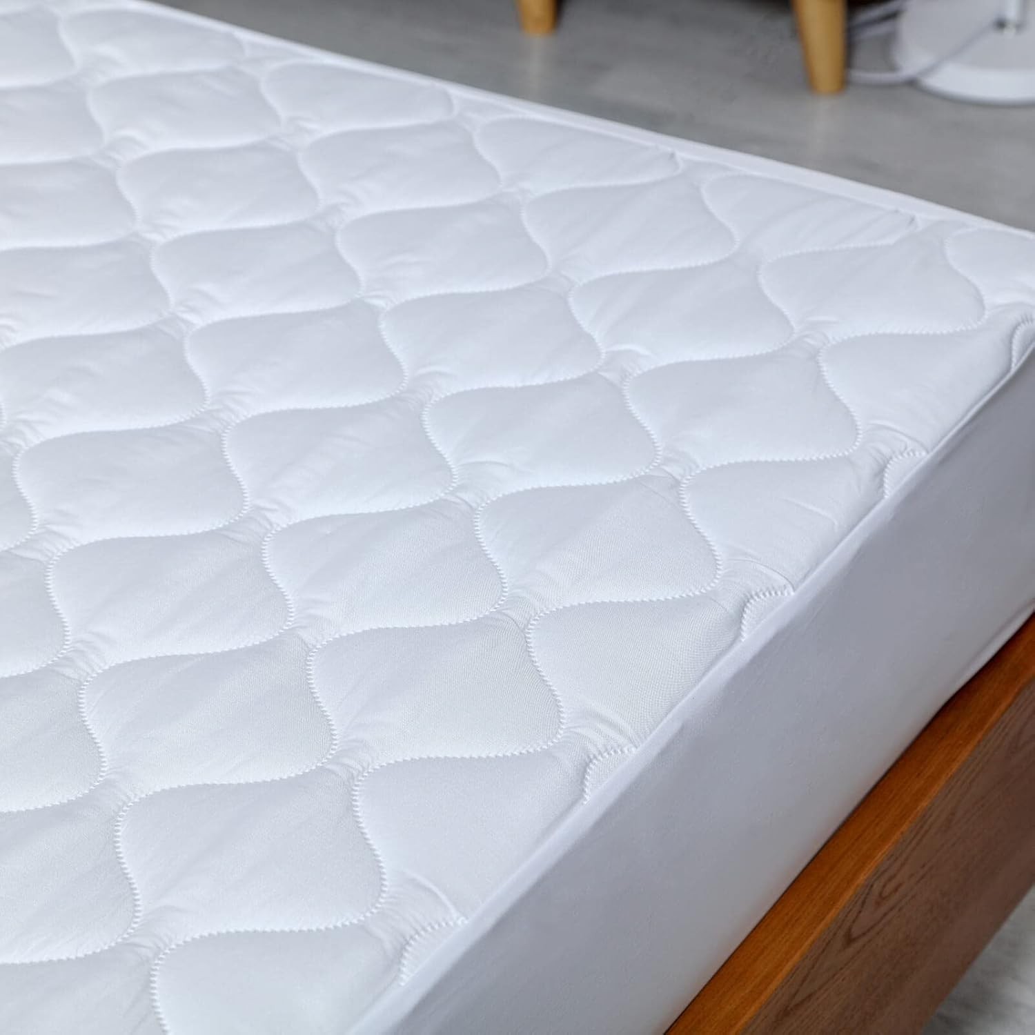 Quilted Waterproof RV Short Queen Mattress (60×75), White