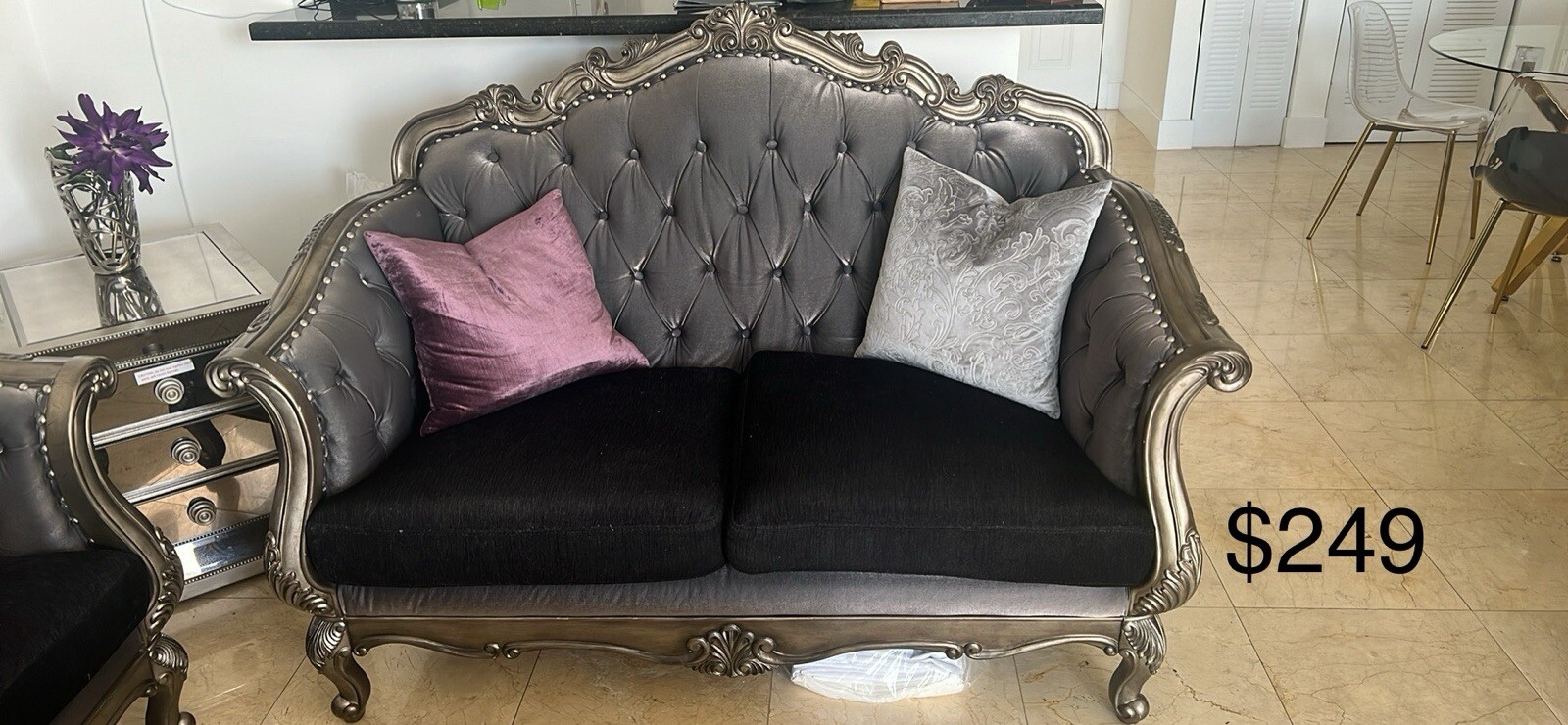 Chantelle Loveseat