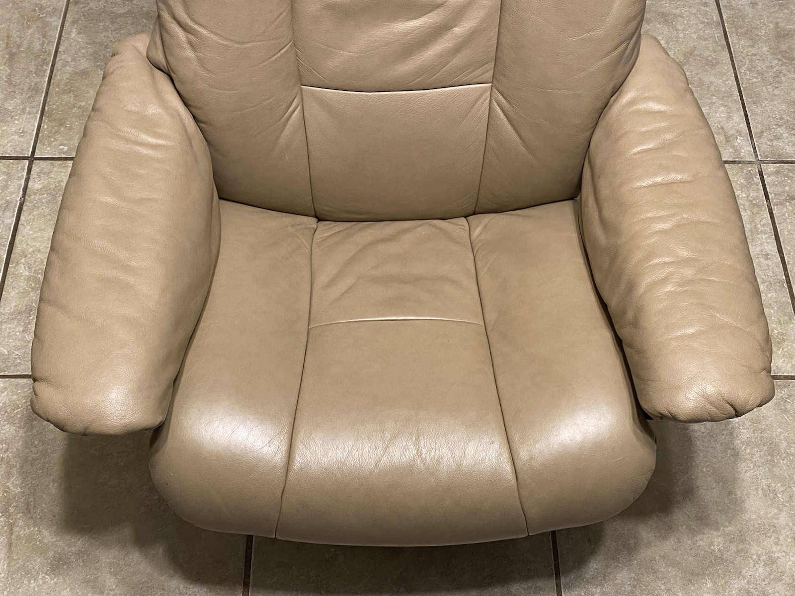 Ekornes Stressless ‘Mayfair’ Leather Recliner Chair & Ottoman Norway Furniture