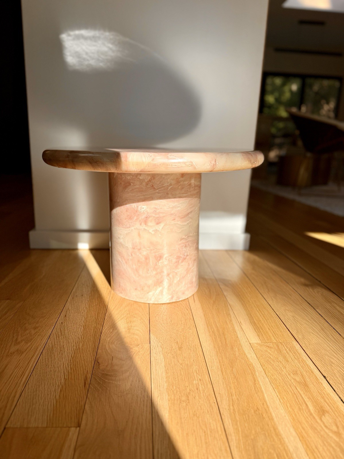 Vintage Post Modern Faux Rose Onyx Resin Mushroom Side Table Lamp