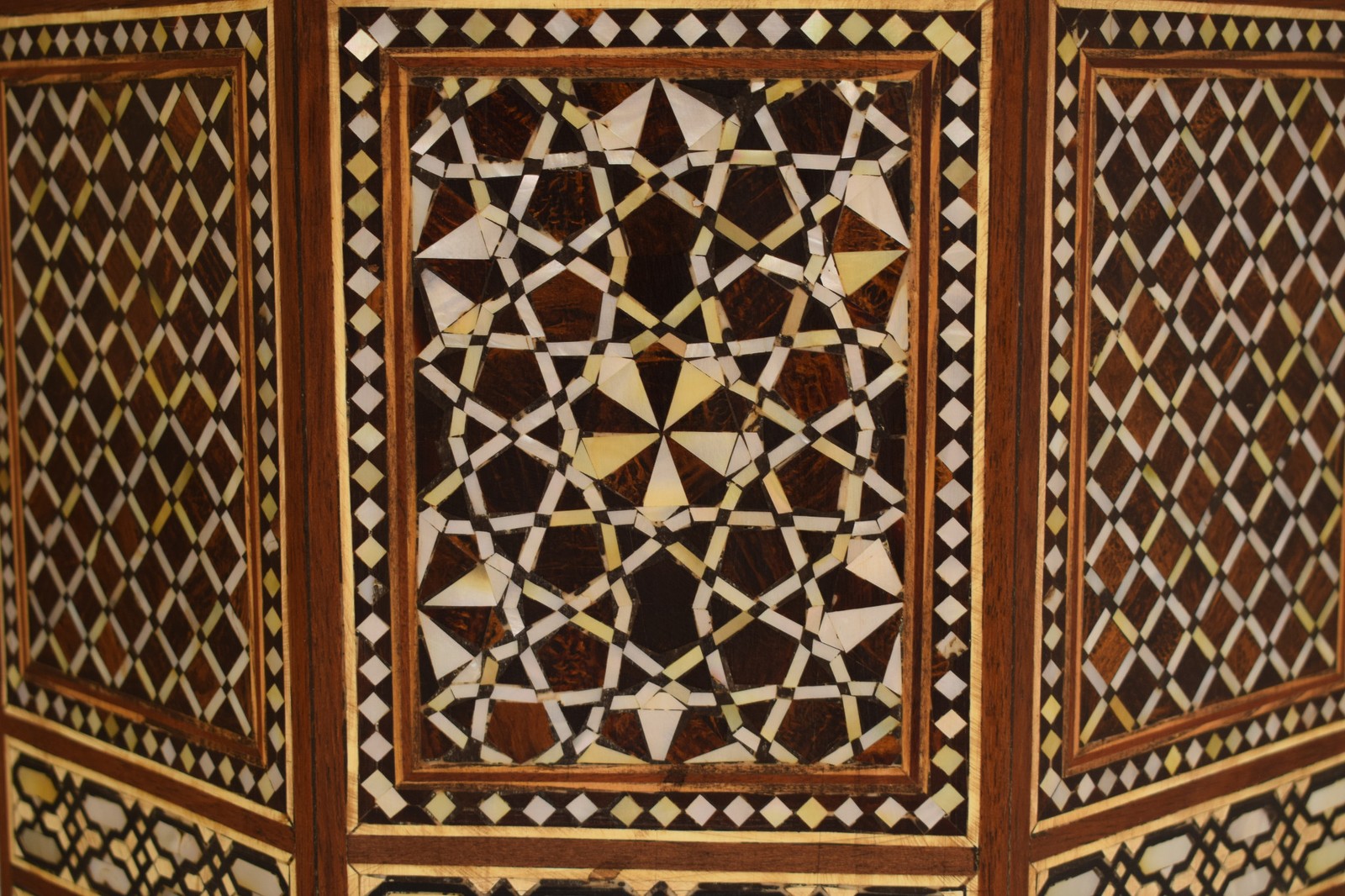 Handmade Moroccan 25″ Wood Side Table Mother of Pearl Inlay Coffee End Table