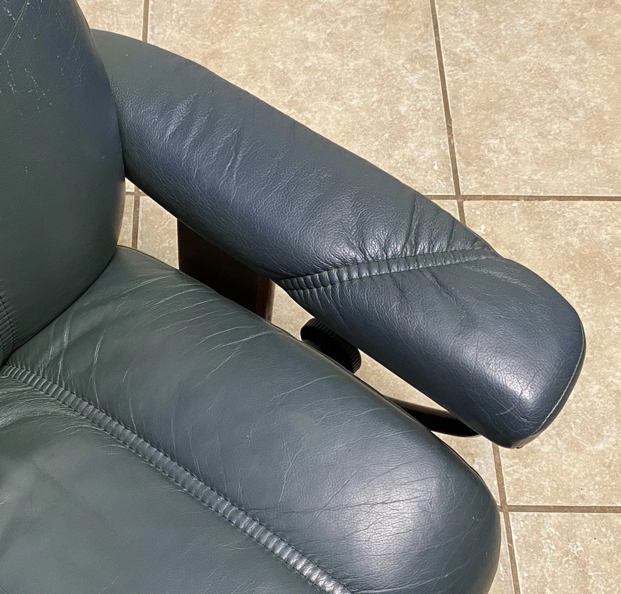 Ekornes Stressless ‘Consul’ Leather Recliner Chair & Ottoman Medium Norway