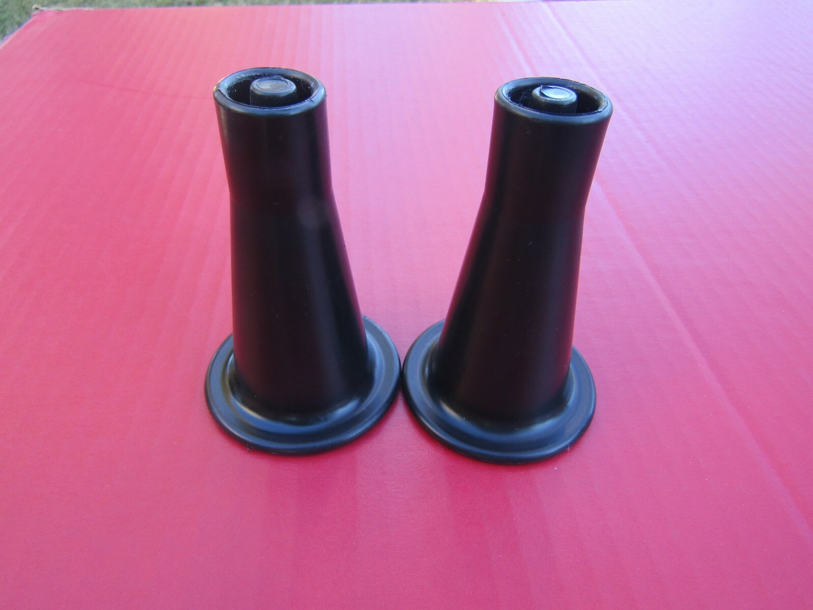 BED FRAME FEET Set Of 2 3.75″ Tall 2.5″ Leg Glides Plastic Center Rail Supports