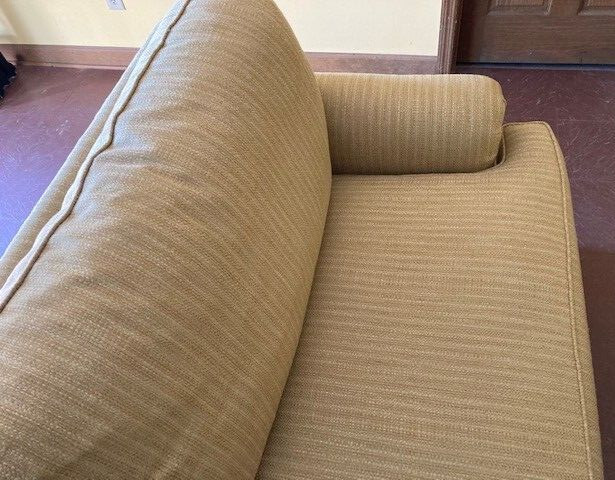 HICKORY CHAIR CO. CAROLYN COLLECTION SOFA, MED. MAHOGANY, EX. COND, ORIG. OWNER