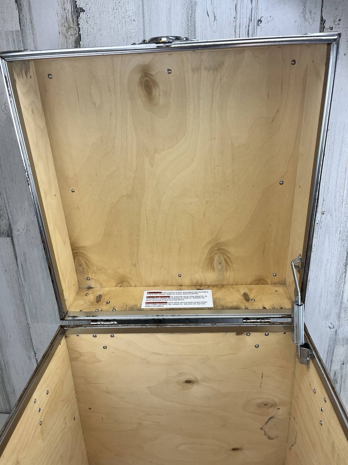 Rhino Storage Trunk Case Cubic Cube Footlocker 18x18x20.5 Gray – Pre-Owned Good