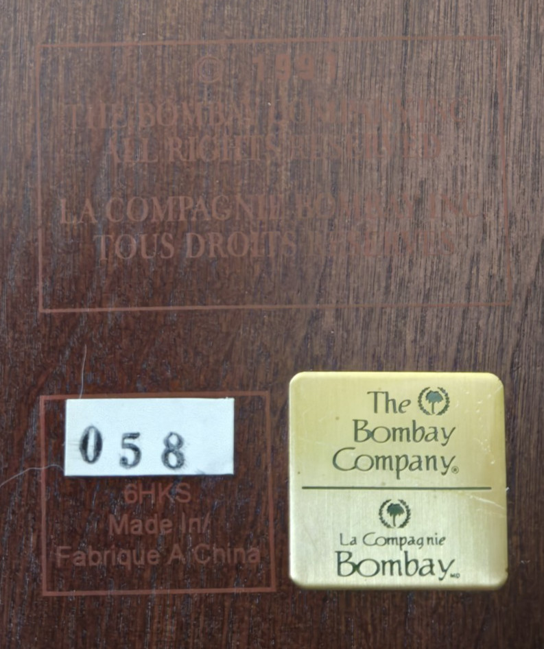 BOMBAY COMPANY SMALL 16″ TALL MAHAGONY? WOOD TABLE 1991 FLIP LID LOOKS LIKE BOOK