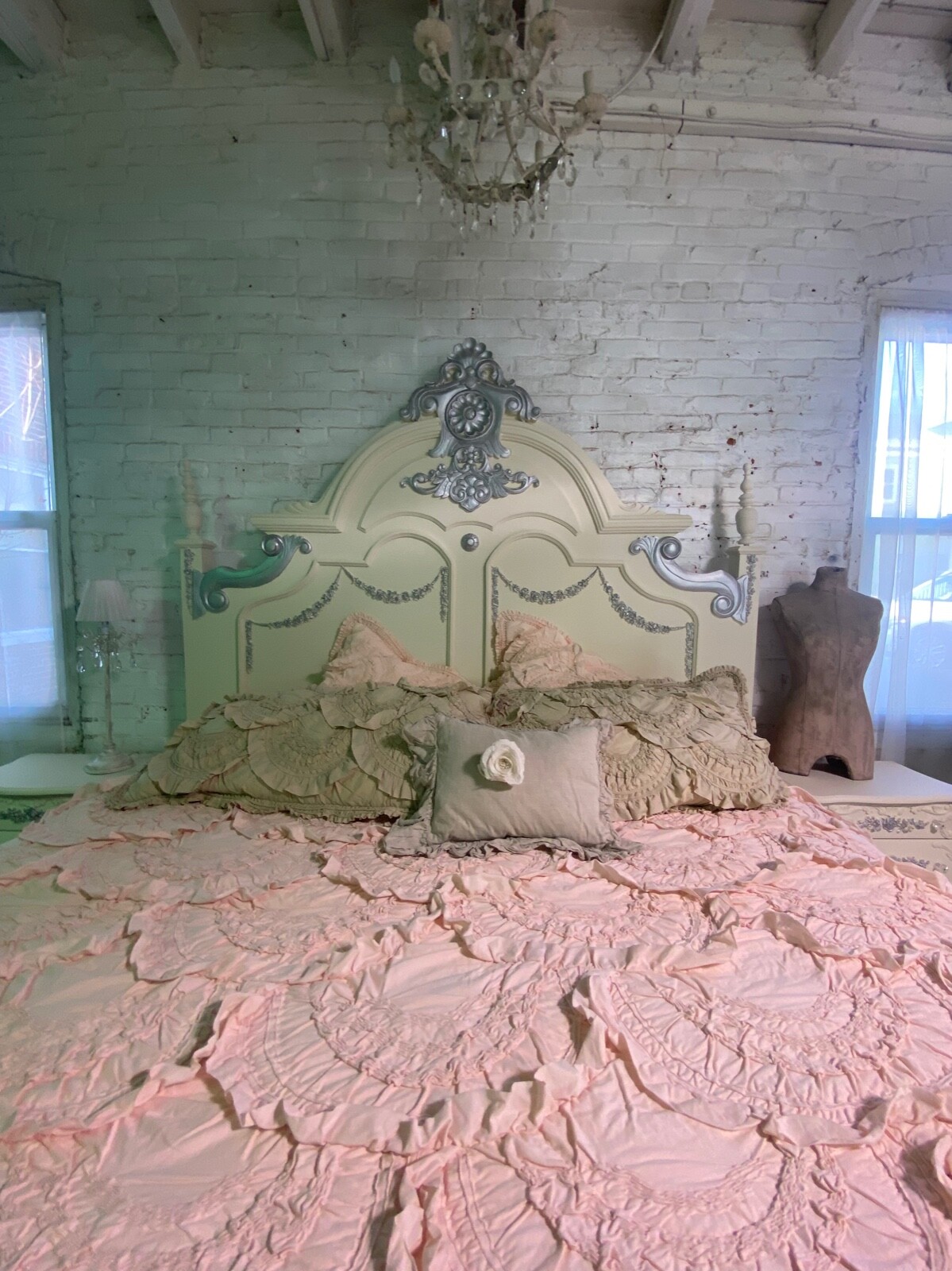 Painted Cottage Shabby Chic Romantic Victorian Queen / King Bed