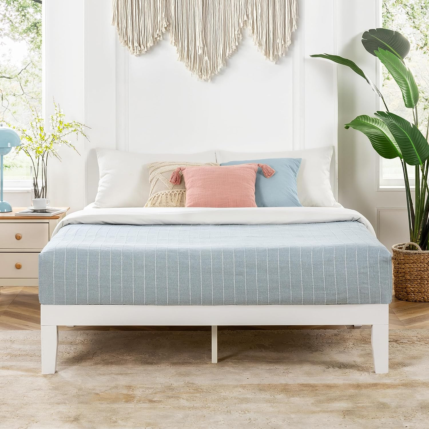 Naturalista Classic 12″ Solid Wood Queen Platform Bed with Slats – White