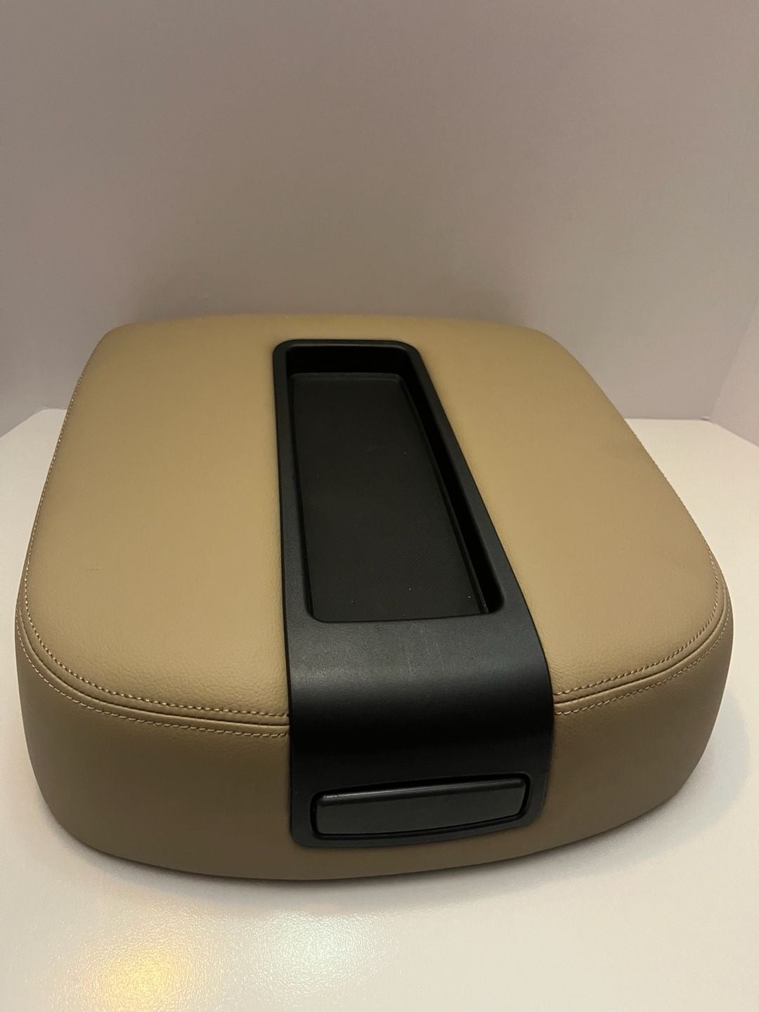Beige Center Console Armrest Lid for 2002-2006 Cadillac Escalade