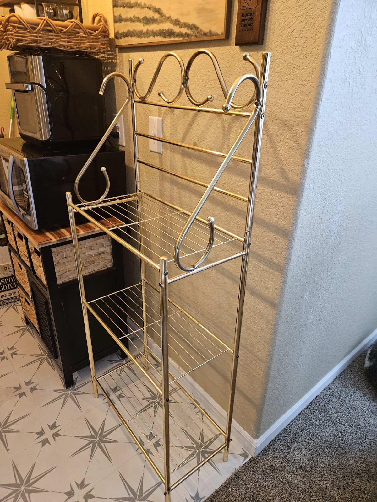 Vintage 1980s Hollywood Regency 3-tiered brass baker’s rack