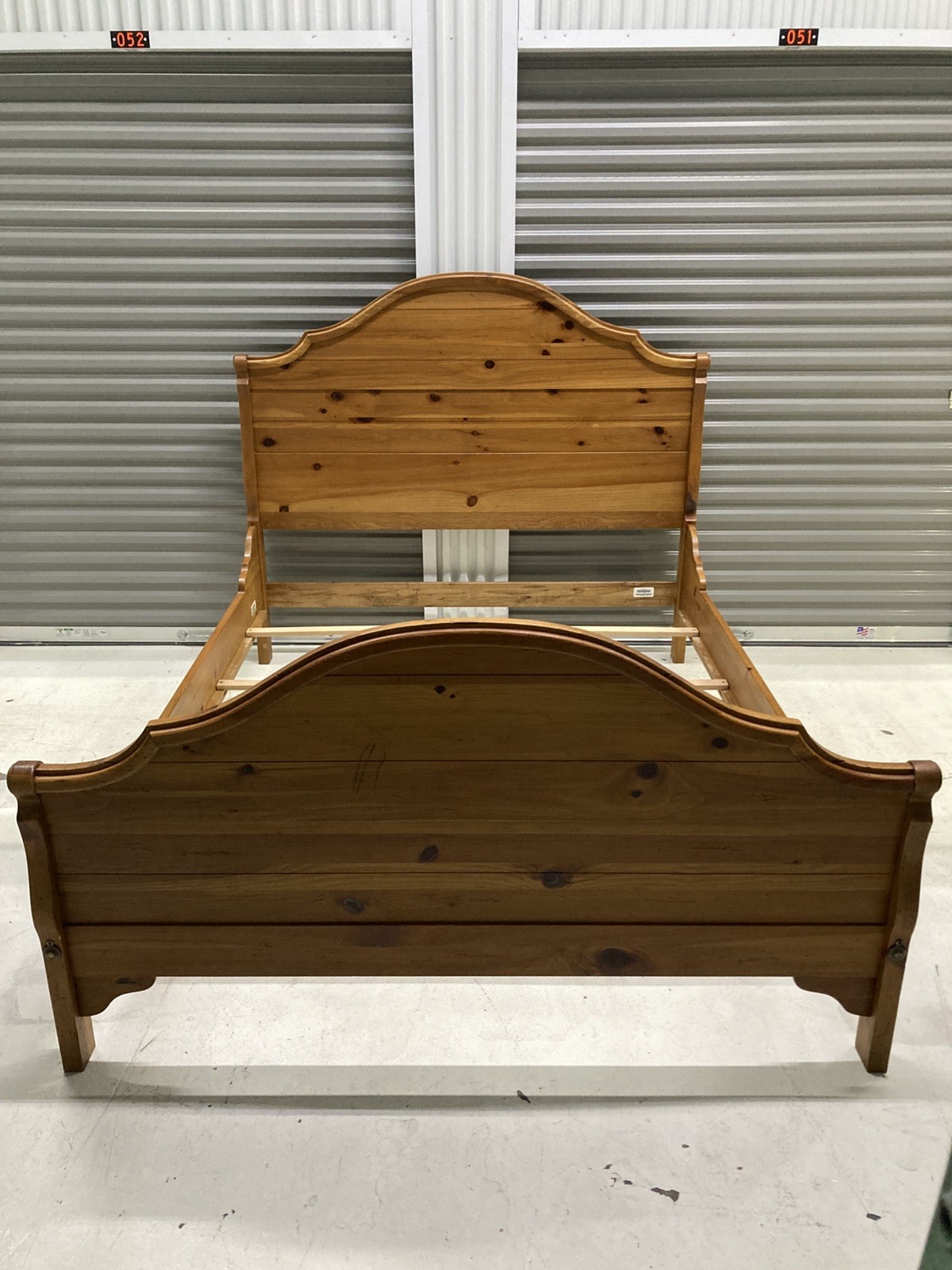 Ethan Allen 23-5610 Farmhouse Pine Queen Sleigh Bed 223 Weathered Pine