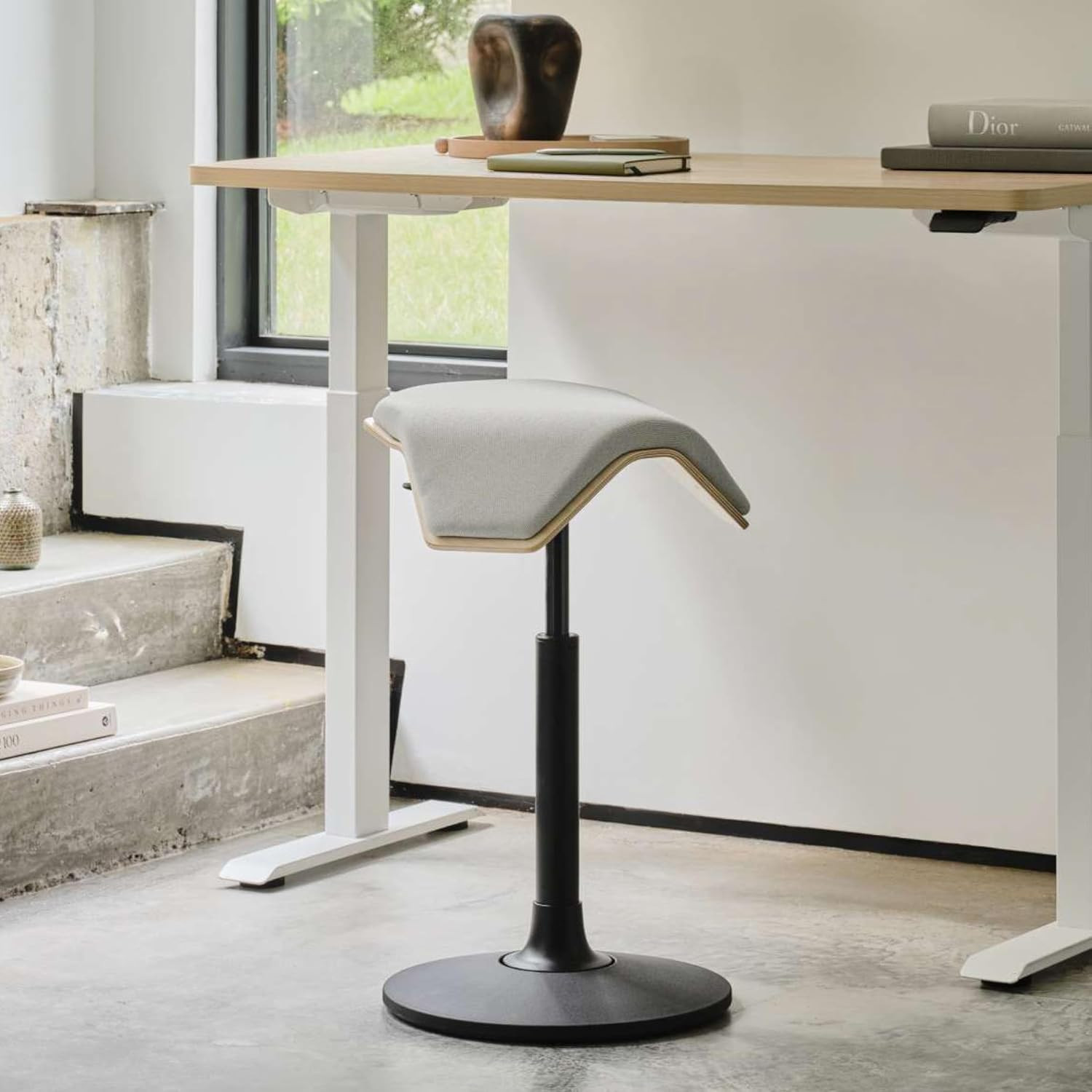 Saddle Stool – Height-Adjustable Active Seat with Ergonomic Design, Recycled Pol