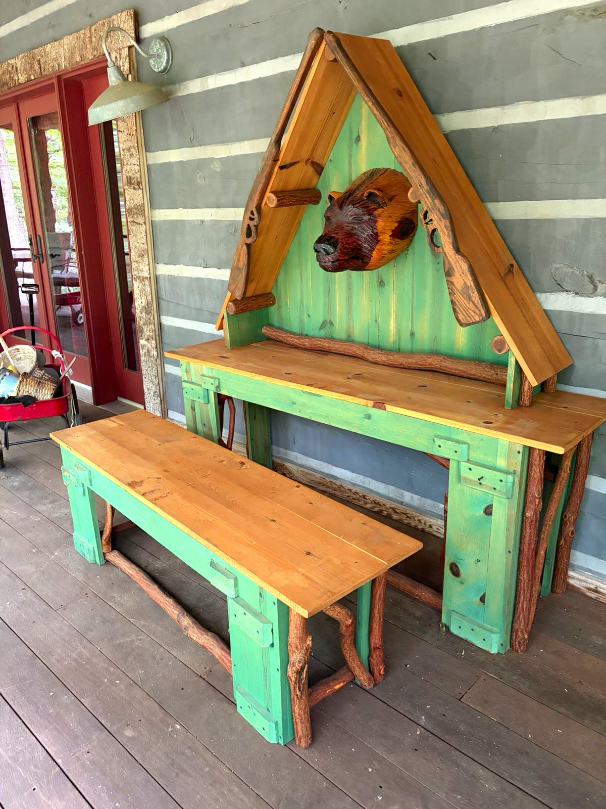 Carved wooden bear & Rustic Wood Bench Green Base Bear Head 60x18x70