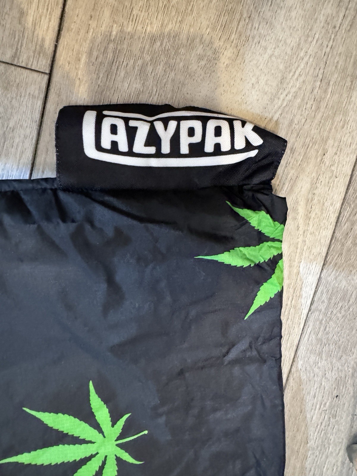 Marihuana Leaf Design – Lazy Pak Inflatable Chair / Bed Long (Custom Made)